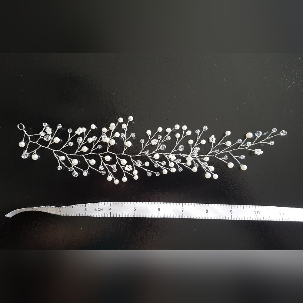 Bridal hair accessories